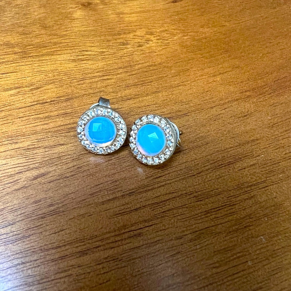 Stunning Amrita Singh earrings